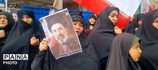  دست خدا عیان شد خامنه‌ای جوان شد 