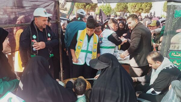 خدمت‌رسانی موکب سازمان دانش‌آموزی کهگیلویه و بویراحمد در پیاده‌روی جاماندگان اربعین