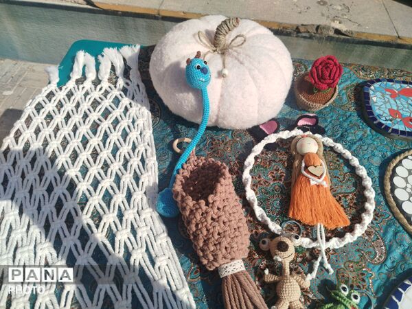 نواخته شدن زنگ مهارت و استعداد‌‌یابی در دبیرستان شاهد عفاف ناحیه سه کرج