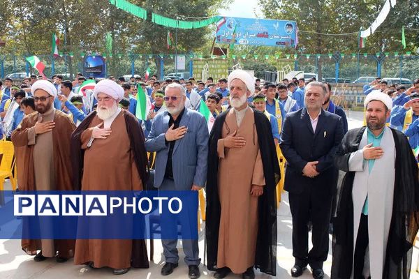 جشن عاطفه‌ها جشن همدلی دانش آموزان با دیگر کودکان نیازمند