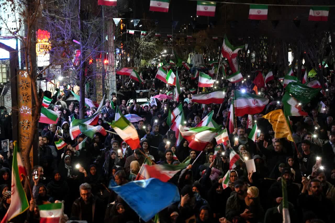 بیست‌وچهارمین موج مردم فردیس در راهپیمایی تجدید بیعت با رهبر انقلاب