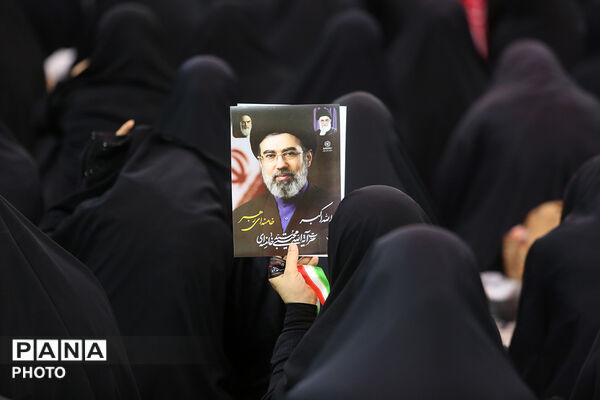 مراسم بزرگداشت آقای شهید ایران در حرم بانوی کرامت