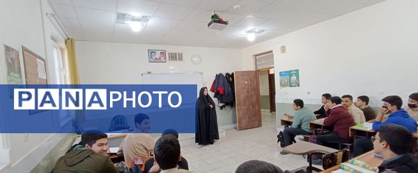 بازدید رئیس کارگروه آموزش متوسطه اداره آموزش و پرورش کاشمر‌ از دبیرستان میثاق