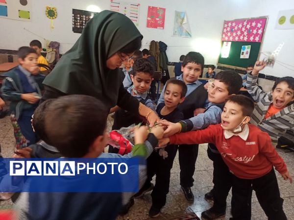 آیین استقبال از شب یلدا در مدرسه ۱۷ شهریور یاسوج