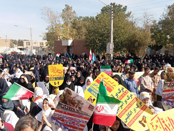 راهپیمایی ۱۳ آبان در شهرستان صالح آباد 