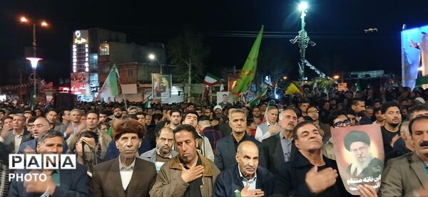 حضور شبانه مردم شهرستان کوهدشت در میدان امام خمینی (ره)