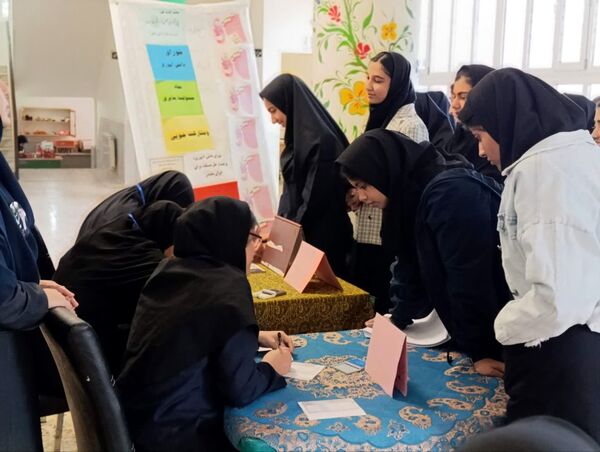 انتخابات مدرسه‌ای در دبیرستان هیات امنایی مطهره گالیکش