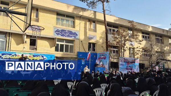صدای انقلاب طنین انداز شد