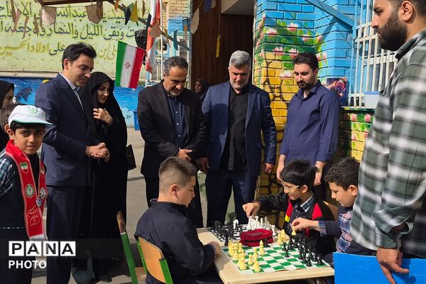 گرامیداشت هفته تربیت بدنی با حضور پیشتازان سازمان دانش‌آموزی در ناحیه دو شهرری 