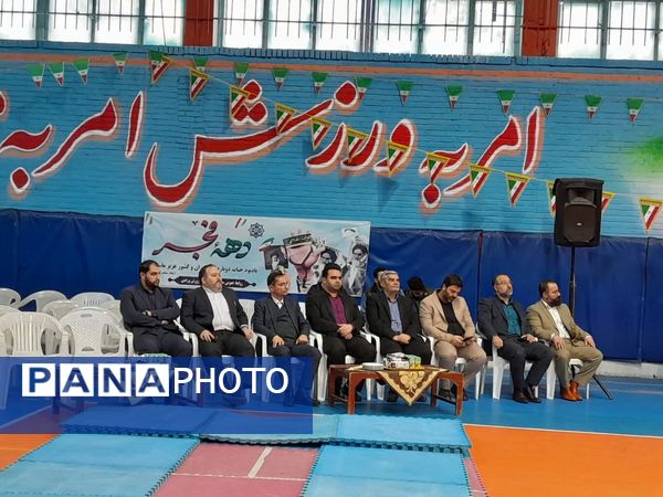  همایش دانش‌آموزی یاوران انقلاب شهرستان ورامین