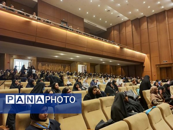 تجلیل از دانش‌آموزان برگزیده چهل و دومین‌ مسابقات فرهنگی و هنری امید فردا ناحیه ۳ مشهد مقدس 