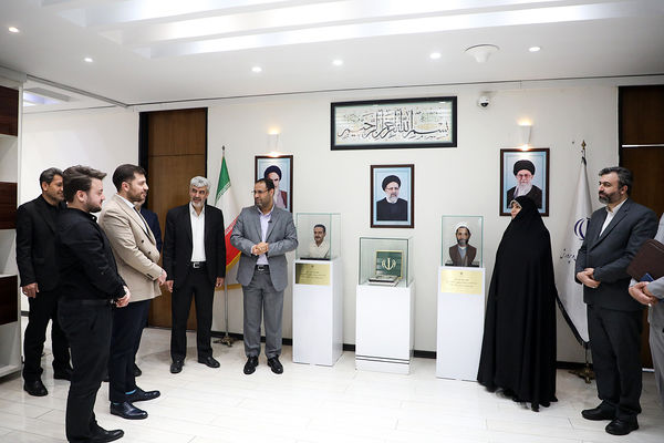 رونمایی از سردیس شهیدان رجایی و باهنر در دفتر وزیر آموزش و پرورش