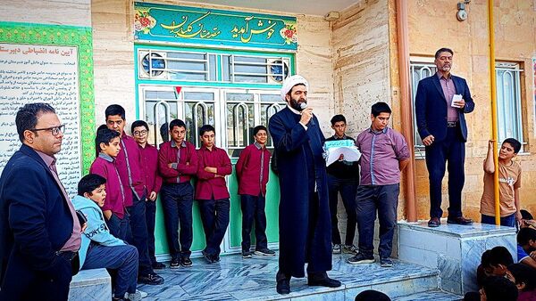 کاندیدای شورای دانش آموزی دبیرستان میثاق از برنامه های خود گفتند