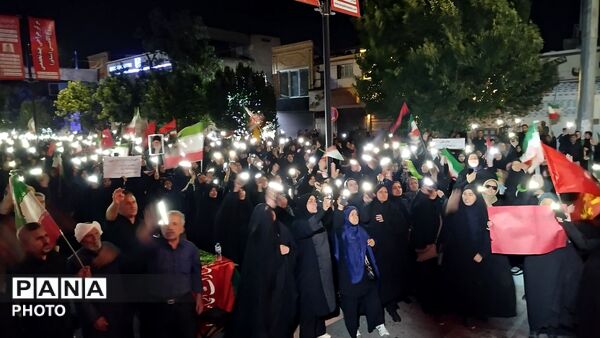 نهمین شب از مراسم عزاداری امام حسین همراه با هئیت زنجیر زنی در حسینیه امام خمینی