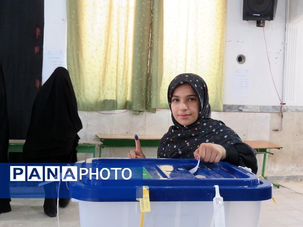 حضور پرشور مردم شهر درق در انتخابات چهاردهمین دوره ریاست‌جمهوری