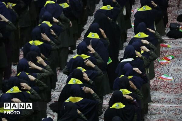جشن بیست‌وهفتمین سالگرد تاسیس سازمان دانش آموزی توسط پیشتازان یزدی