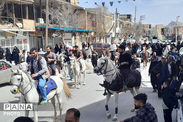 رژه اسب‌سواران شهرستان بن به روایت تصویر