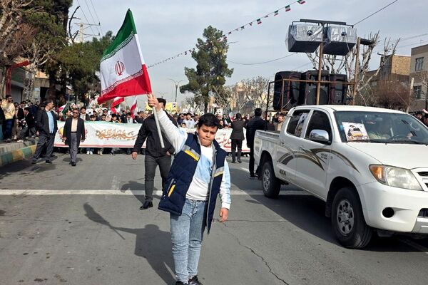 خروش مردمی در خیابان‌های رباط‌کریم در 22بهمن