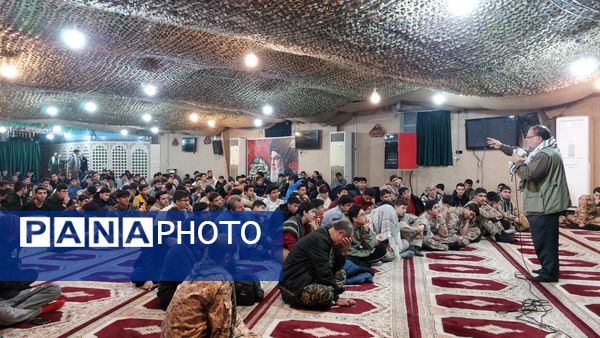 سفر به سرزمین نور؛ روایت دانش‌آموزان از حماسه‌های دفاع مقدس