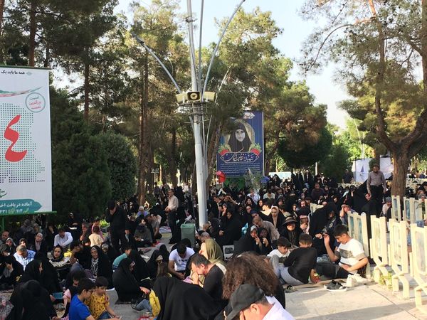 برپایی مراسم دعای عرفه در گلستان شهدای اصفهان