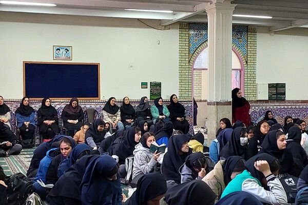 برگزاری مراسم چهلم شهدای معدن طبس در هنرستان فدک ناحیه یک شهرری