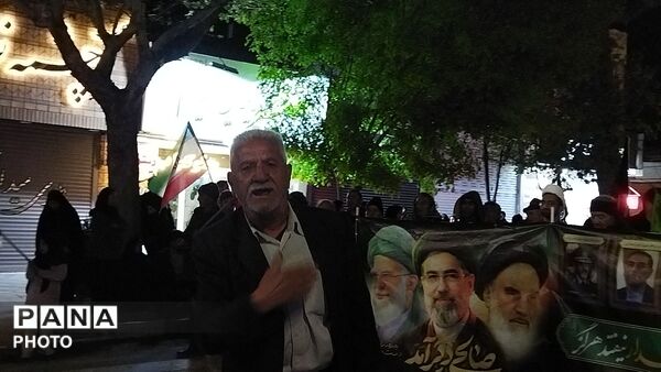 دسته عزاداری روستای اردمه در مراسم چهلم رهبر شهید و شهدای میناب در حسینیه امام 
