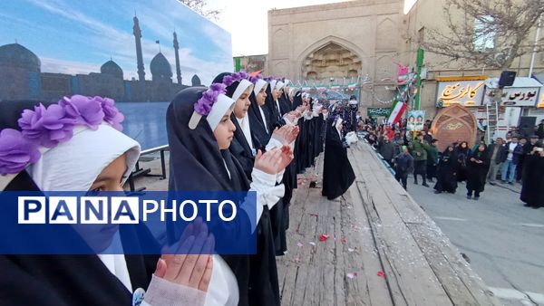 مهمانی کیلومتری اعیاد شعبانیه در خیابان امام خمینی نیشابور 