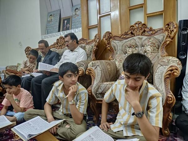 محفل قرآنی چهل شب با چهل شهید در بیت معظم شهدا شهرستان کاشمر 