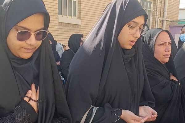 برپایی نمایشگاه "مادرم فاطمه" در دبیرستان مهر نیشابور