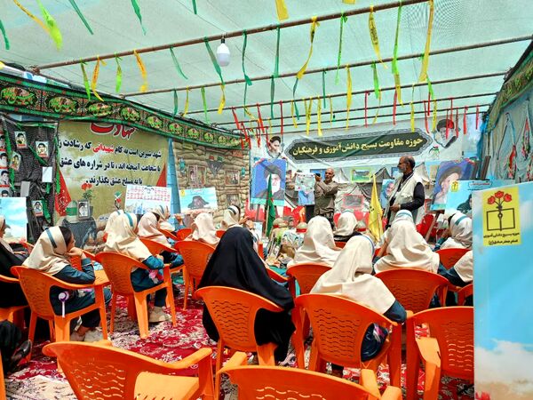 بازدید دانش آموزان دبستان سمیه از کنگره ملی شهید مدرس