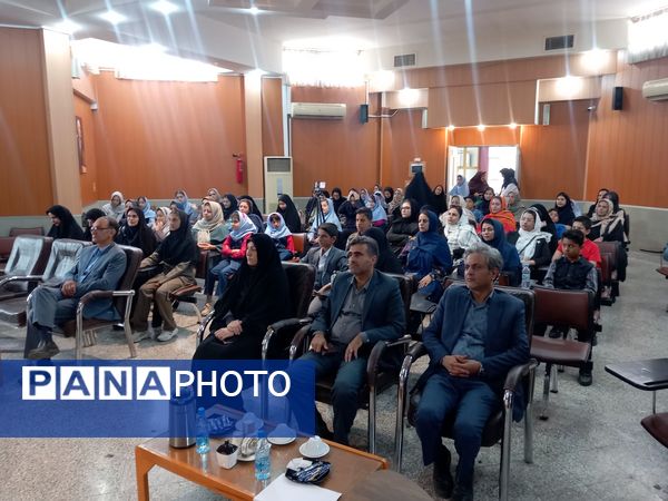 اختتامیه جشنواره سفیران سلامت،یاریگران زندگی ونوجوان سالم دردبیرستان دوره اول آرمینه مصلی نژاد