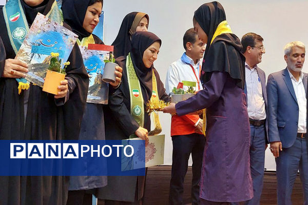تجلیل از مربیان و دانش‌آموزان برتر شهرستان جم