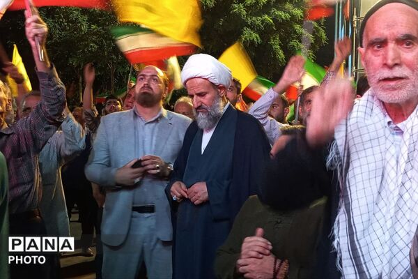 شور و حماسه مردمی در شهرستان قرچک در صدو چهارمین شب از تجمعات مردمی