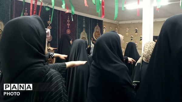 بانوان بسیجی و جانفدا در شهر فردوسیه باآموزش و فراگیری کار با اسلحه به دفاع از وطن وجان خود وهموطنانشان برخاستند