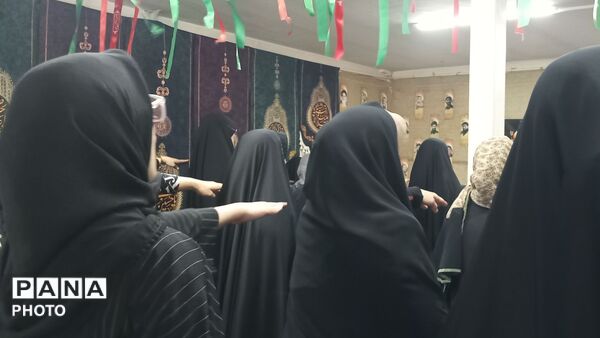بانوان بسیجی و جانفدا در شهر فردوسیه باآموزش و فراگیری کار با اسلحه به دفاع از وطن وجان خود وهموطنانشان برخاستند