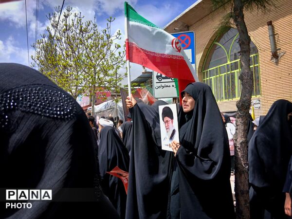 در سوگ آموزگاران و همکلاسی‌های مینابی