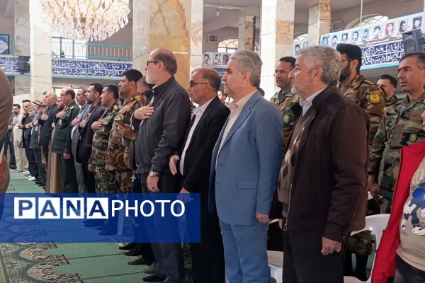 گل‌های سپاس بر مزار قهرمانان شیراز