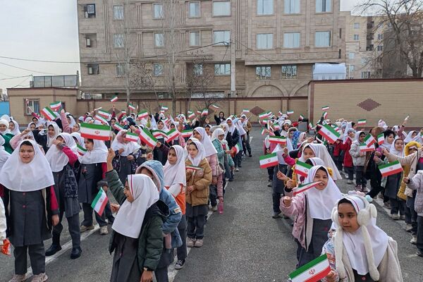 طنین زنگ انقلاب در مدارس شهرستان شهریار 