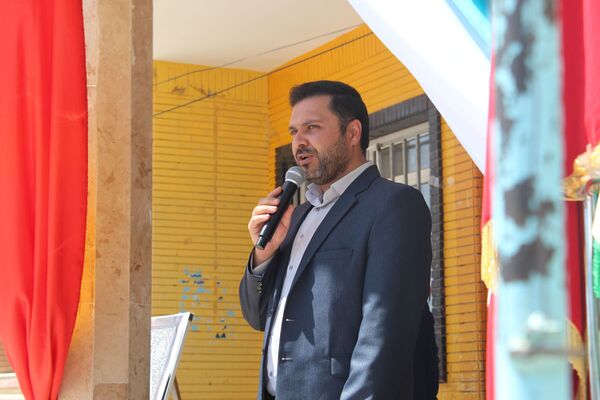 نواختن زنگ سپاس معلم در دبستان دخترانه شاهد نرگس
