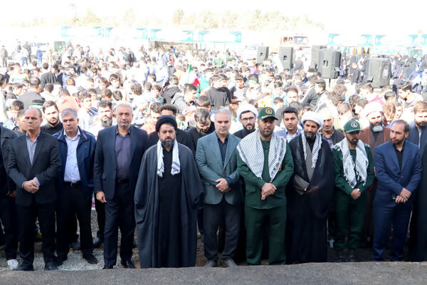 راهپیمایی روز دانش‌آموز در محمدشهر کرج 