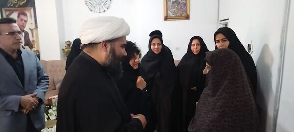 حضور معاون رئیس جمهوری در منازل جان باختگان معدن طبس در بخش انابد