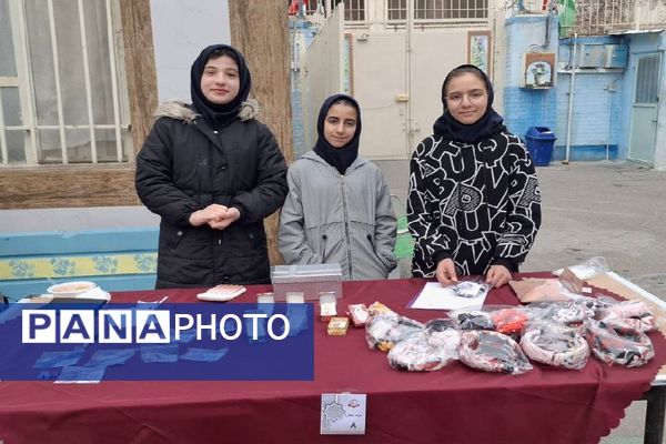 برگزاری بازارچه اقتصادی در دبیرستان شاهد تکتم