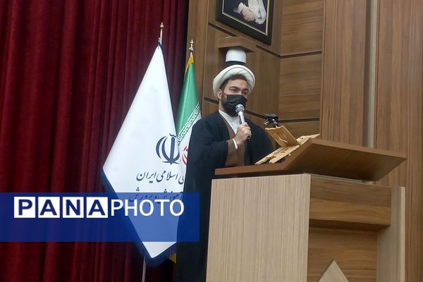 مراسم یلدای مادرانه با حضور فرهنگیان و دانش‌آموزان در اردوگاه شهید منتظری شهریار