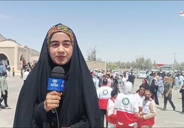 جشن نوروز در بستر رودخانه هامون برگزار شد