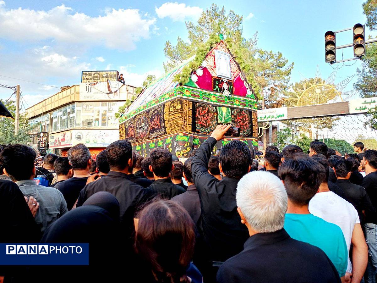 حرکت نمادین کاروان بندی اسد روستای فدافن و آیین نخل گردانی در کاشمر 