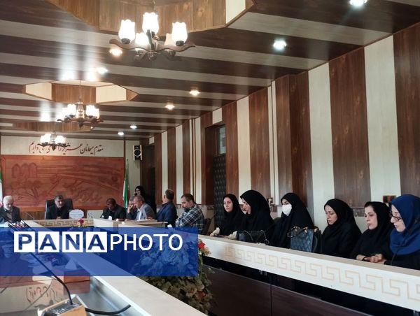 جلسه شورای آموزش و پرورش در عباس آباد