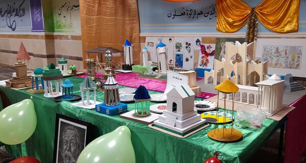 نمایشگاه نقاشی و دست آوردهای دانش‌آموزان مدرسه شهید خشکباری به مناسبت هفته فرهنگ و هنر 