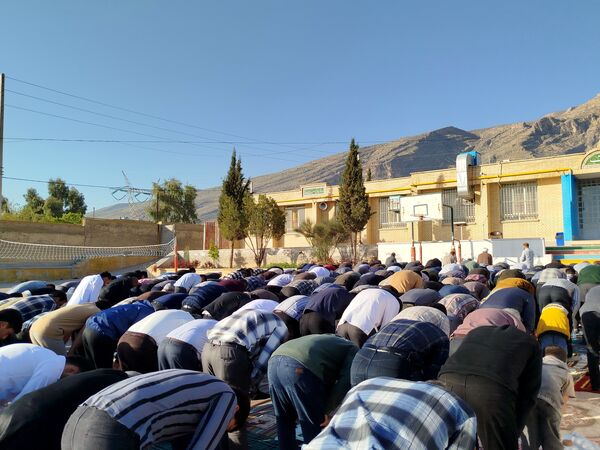 نماز عید فطر ۱۴۰۴ در روستای ظفرآباد شیراز اقامه شد