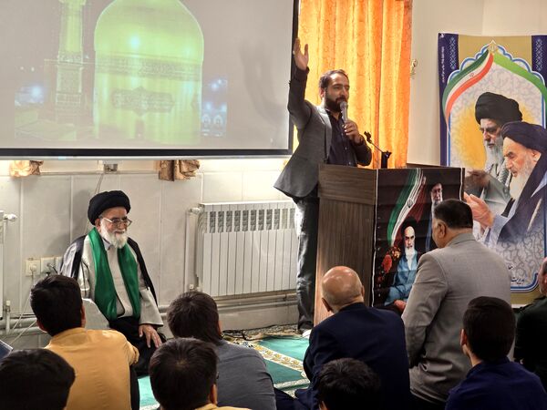 زنگ نماز در دبیرستان شاهد مالک اشتر نیشابور 