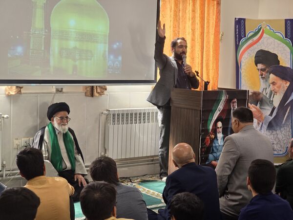 زنگ نماز در دبیرستان شاهد مالک اشتر نیشابور 